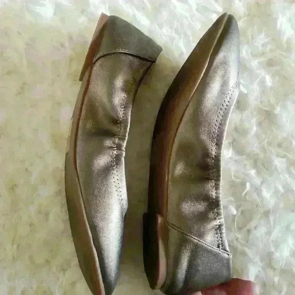 Essentials Women's Flat - Picture 4 of 7